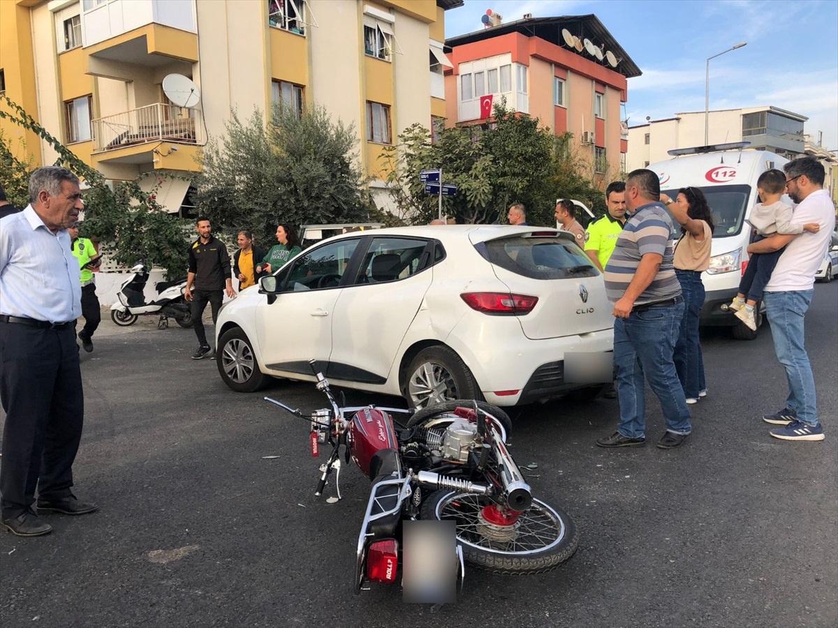 Nazilli\'de motosiklet ile otomobil çarpıştı: 1 yaralı