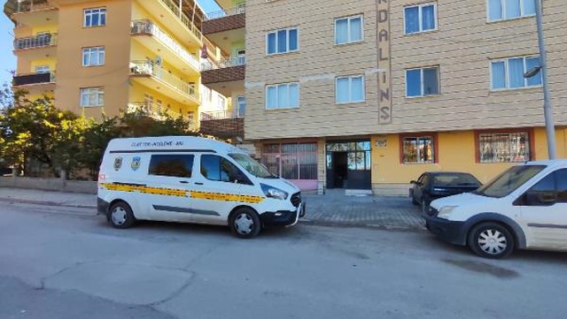 Malatya'da bir kişi, 11 çocuğunun annesini tüfekle vurarak öldürdü Malatya'da bir kişi, 11 çocuğunun annesini tüfekle vurarak öldürdü