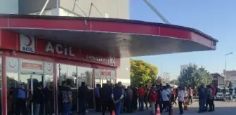 Toprak boşaltırken elektrik akımına kapılan kamyon şoförü öldü