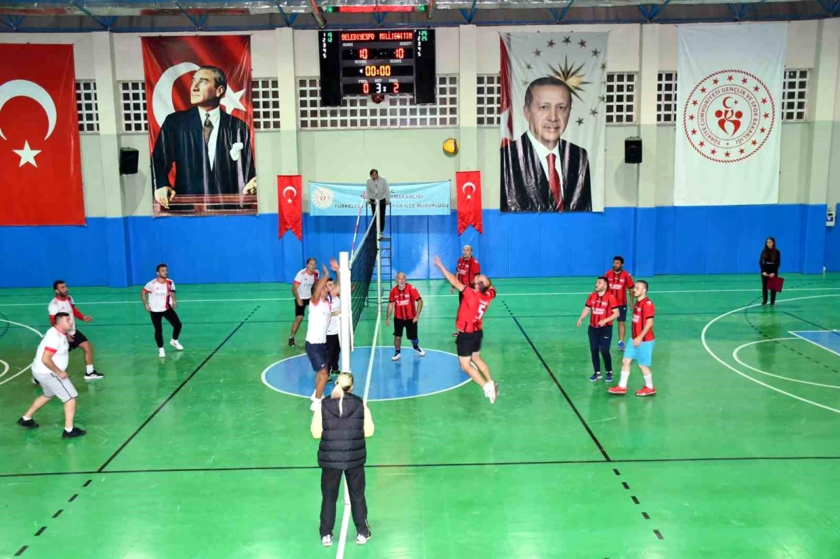 Türkeli\'de Cumhuriyet\'in 100. yıldönümüne özel voleybol turnuvası düzenlendi