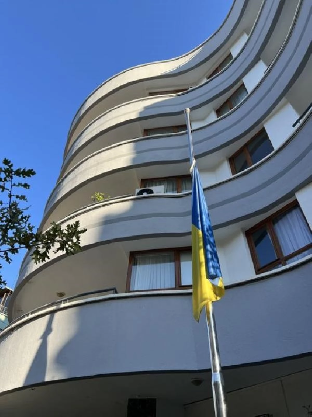 Ukrayna Büyükelçiliği, Zelenski\'nin açıklamalarıyla ilgili bilgilendirme yaptı
