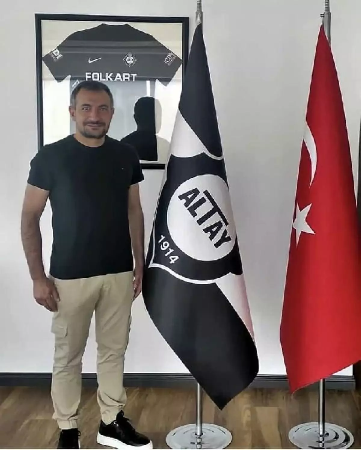 Altay\'da başkanlık için adaylar belirleniyor