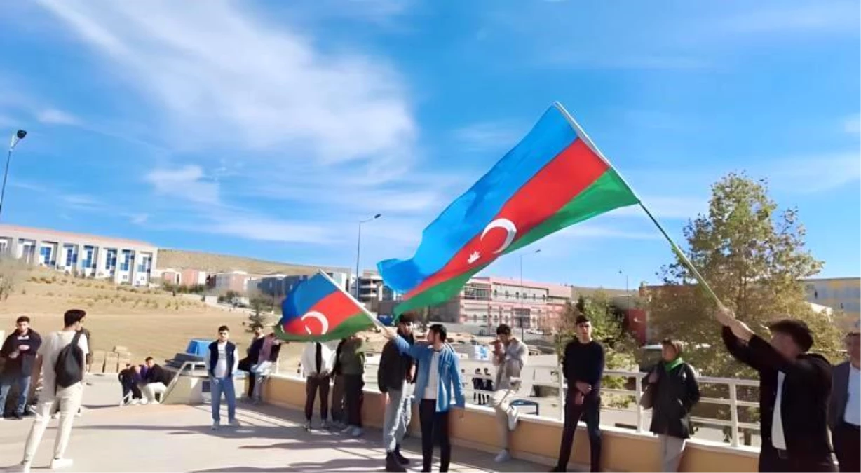 Azerbaycanlı öğrenciler Karabağ zaferinin 3. yıl dönümünü Türkiye\'de kutladı