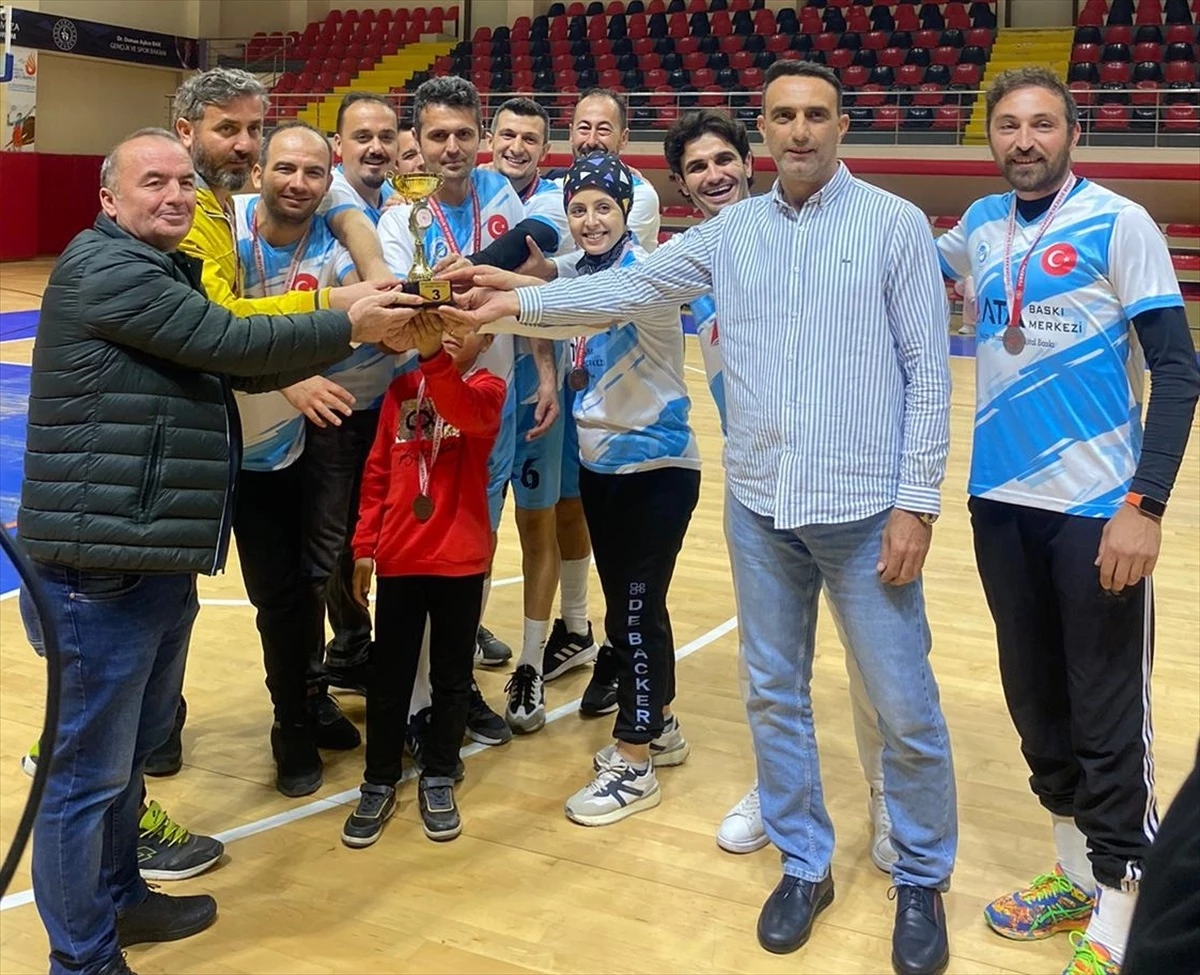 Bafra\'da Cumhuriyet Kupası Voleybol Turnuvası Sona Erdi