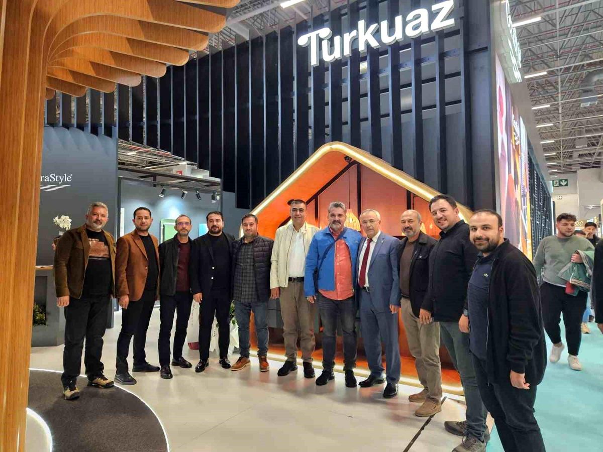 Başkan Üzüm İstanbul\'da banyo ve mutfak fuarını ziyaret etti