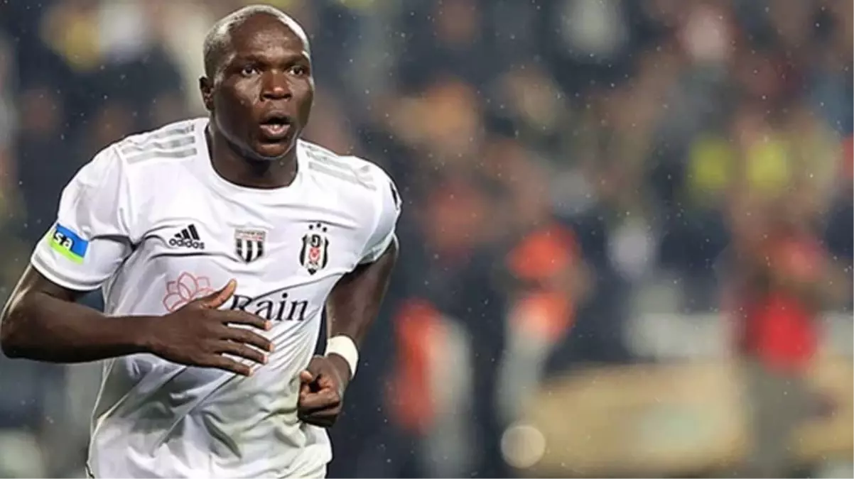 Beşiktaş\'a şok! Aboubakar, ısınırken sakatlandı