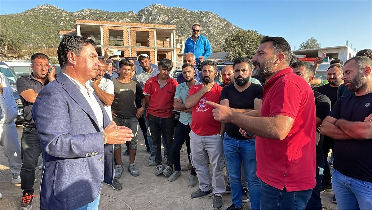 Bodrum Belediye Başkanı Ahmet Aras, kaçak ve ruhsatsız yapıları inceledi