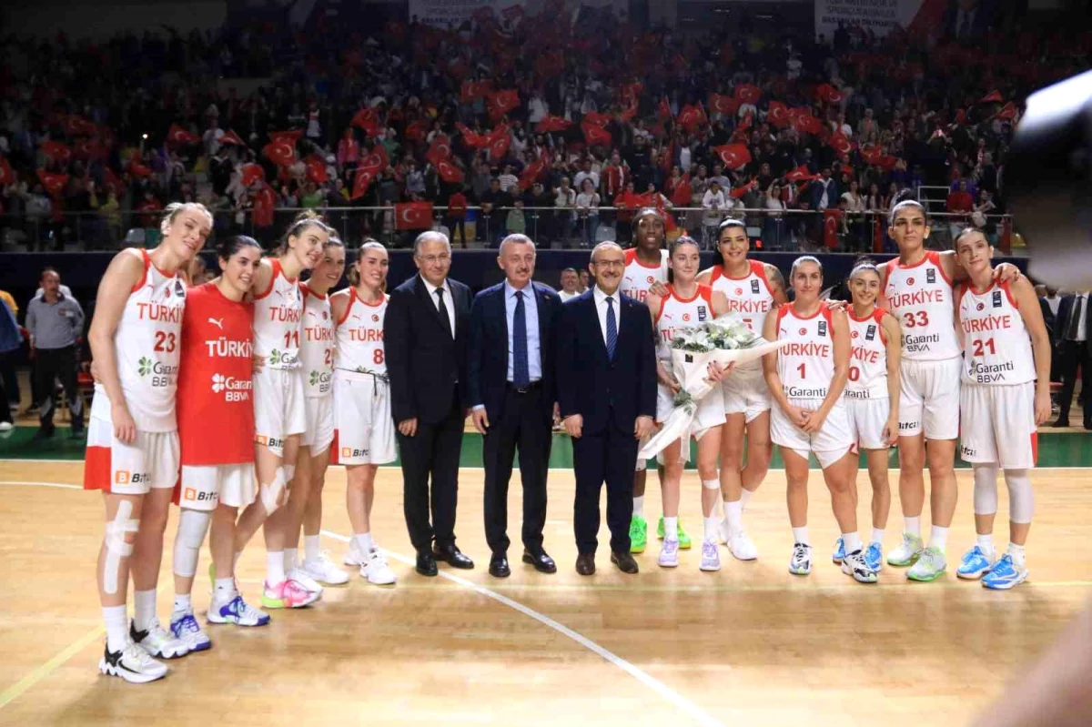 A Milli Kadın Basketbol Takımı, Slovakya\'yı 75-40 mağlup etti