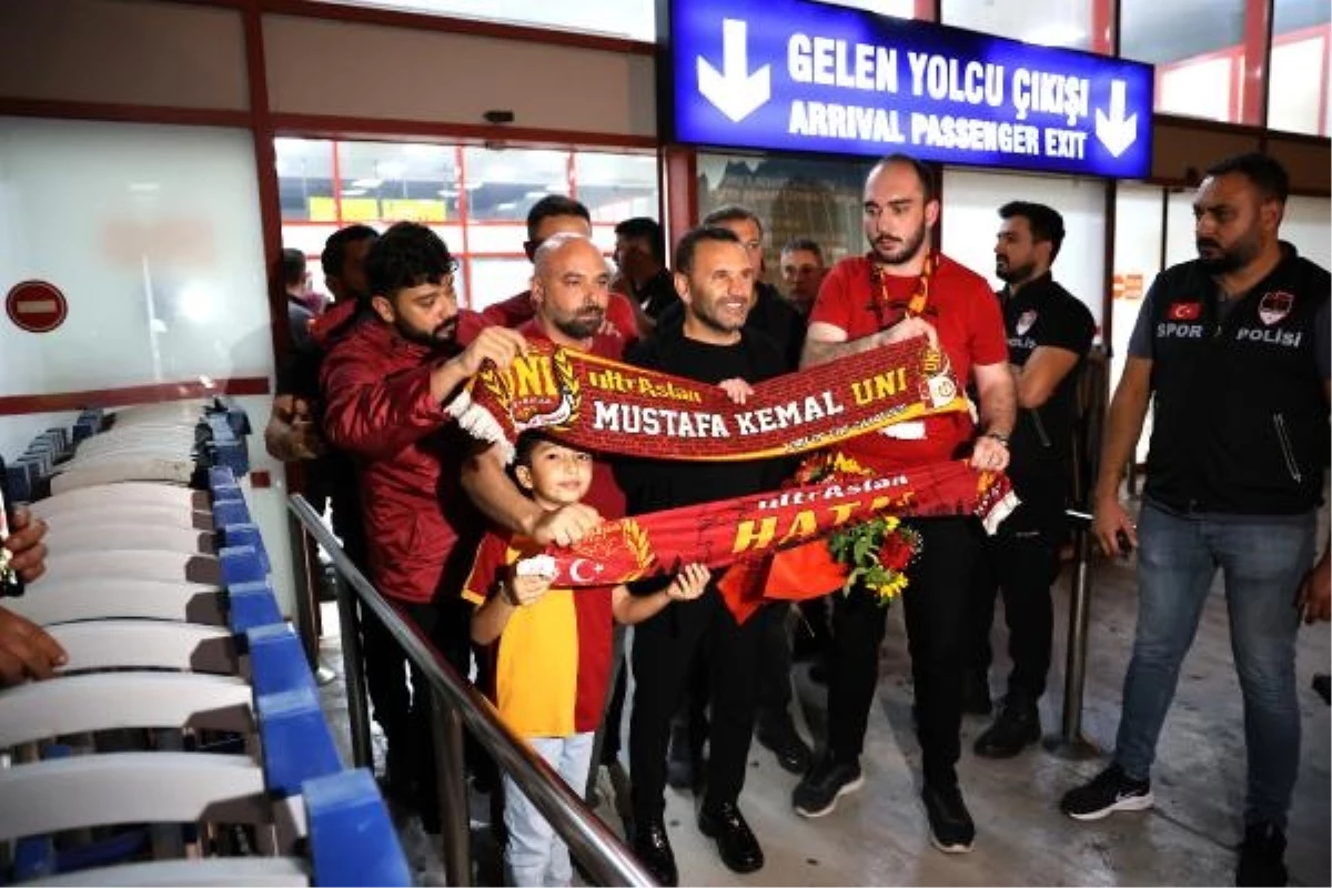 Galatasaray, Hatayspor maçı için Adana\'ya geldi