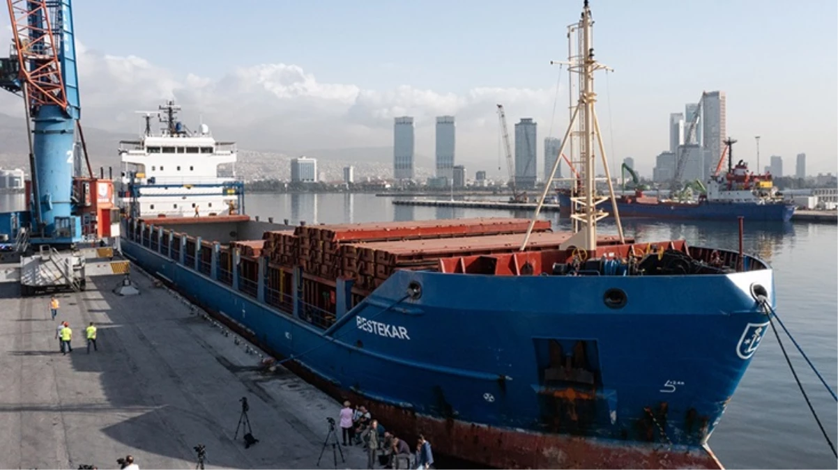 Gazze\'ye yardım götürecek gemi İzmir\'den yola çıktı