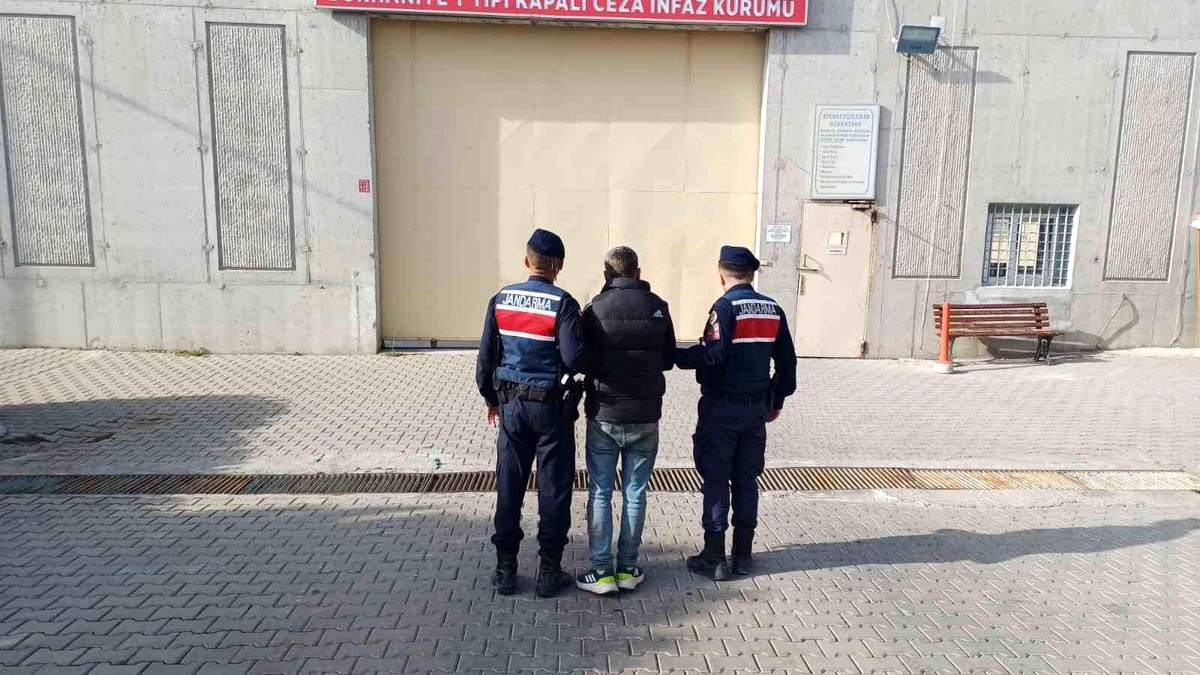 Balıkesir\'de Hırsızlık Suçundan Aranan Şahıs Yakalandı