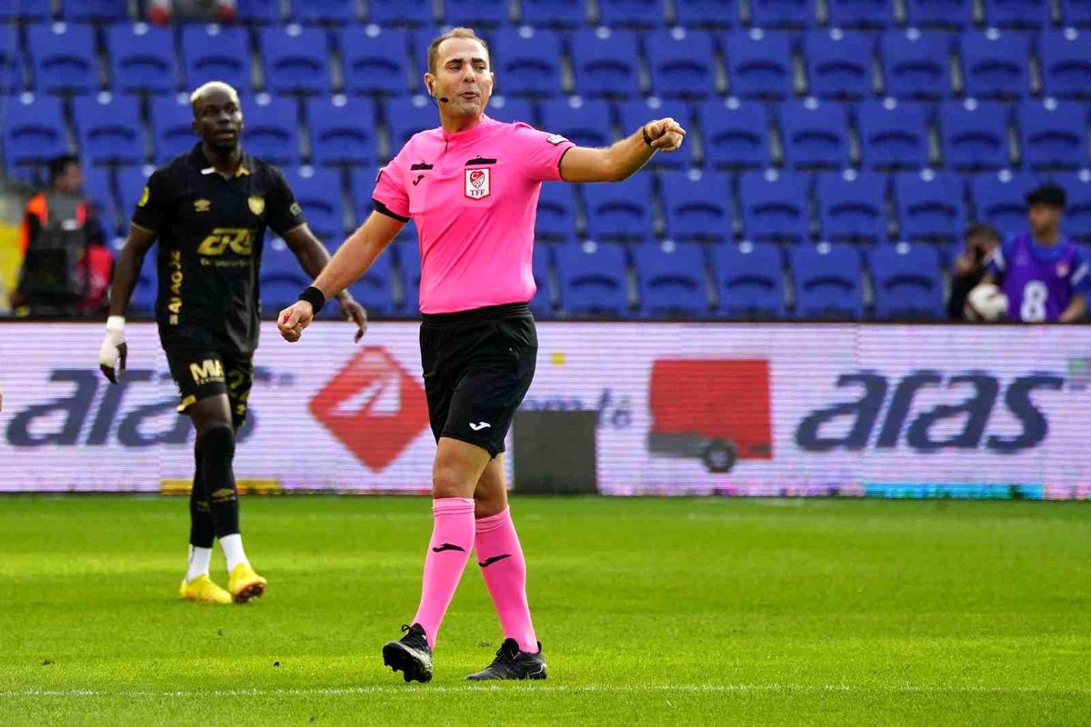 Kasımpaşa Kayserispor maçını Çağdaş Altay yönetecek