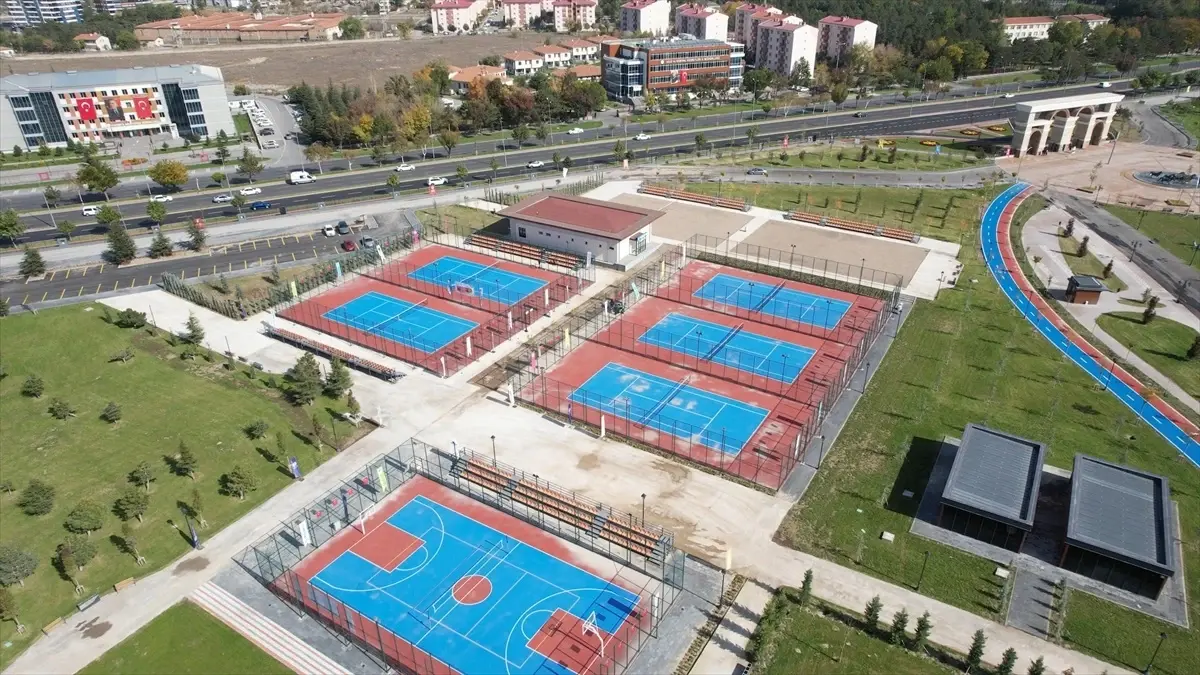 Büyükşehir\'den millet bahçesine tenis kortu ve plaj voleybolu tesisi