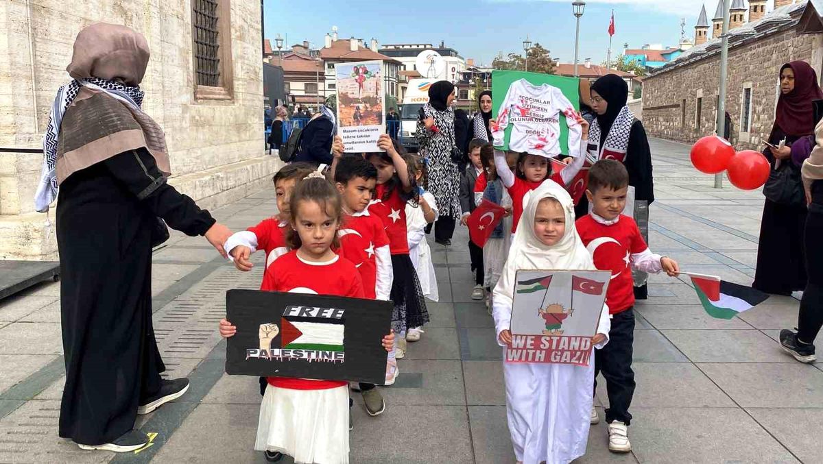 Konya\'da Filistin için çocuklar ölmesin etkinliği düzenlendi