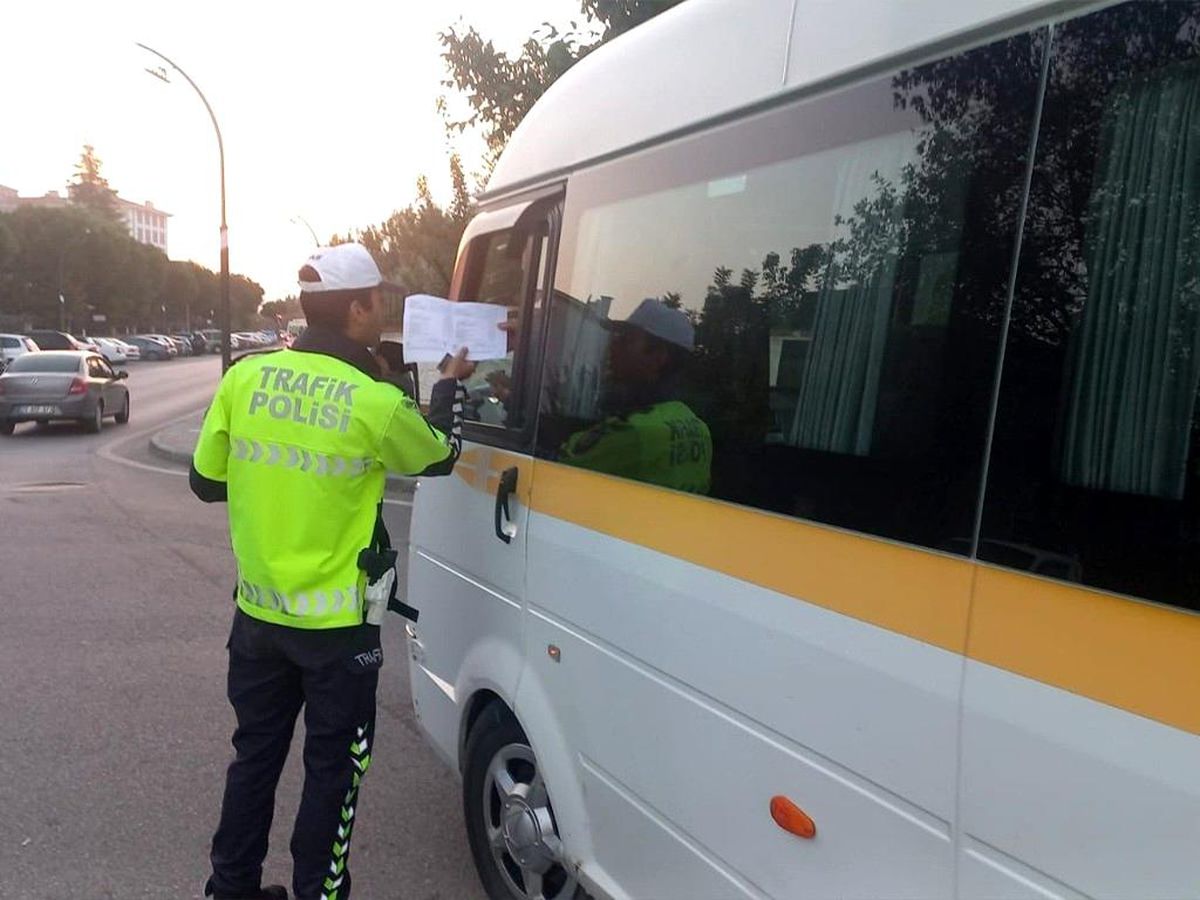 Manisa\'da Okul Servis Araçları Denetlendi
