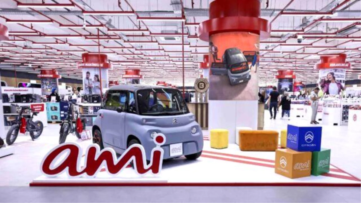 Citroën Ami, MediaMarkt İstanbul Marmara Park Tech Arena mağazasında müşterilerle buluşuyor