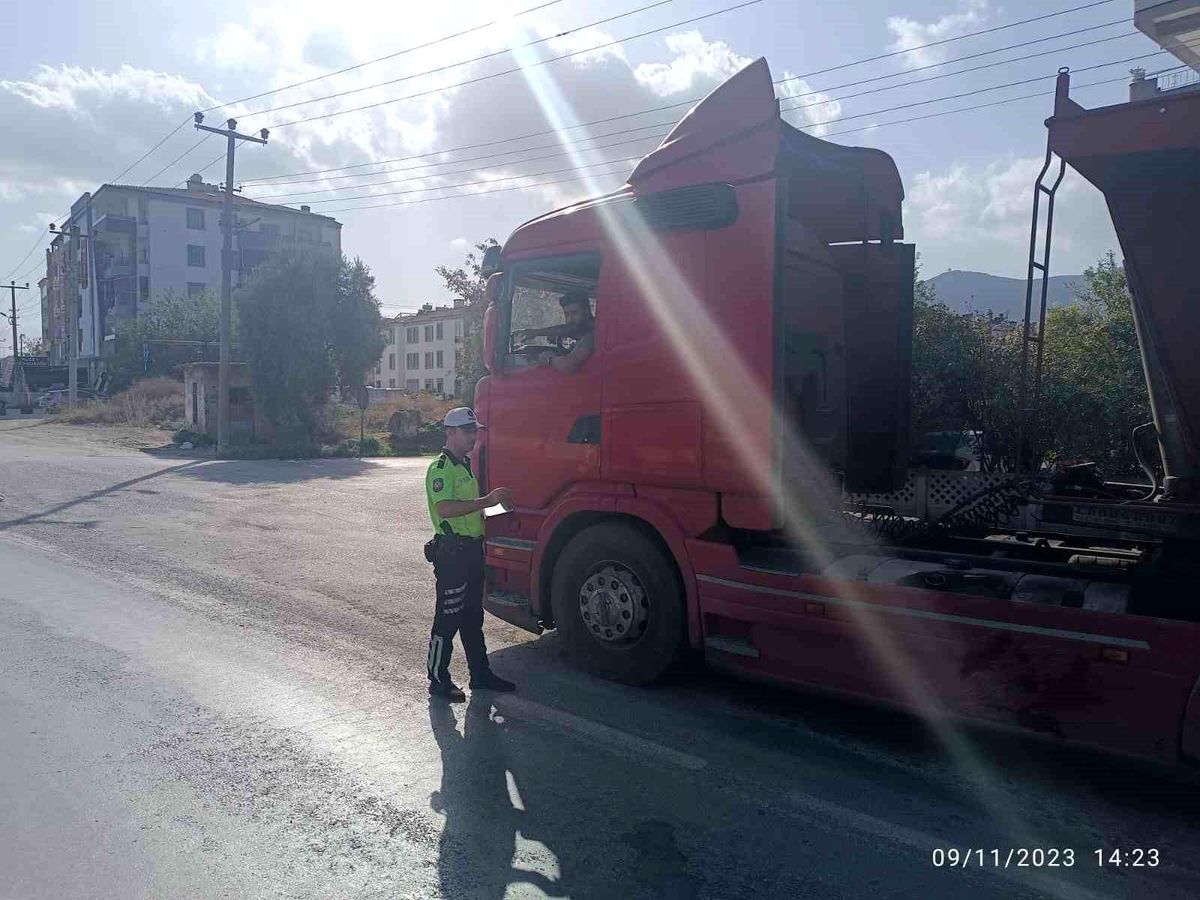 Milas İlçe Emniyet Müdürlüğü Ağır Tonajlı Araçlara Denetimlerini Artırıyor