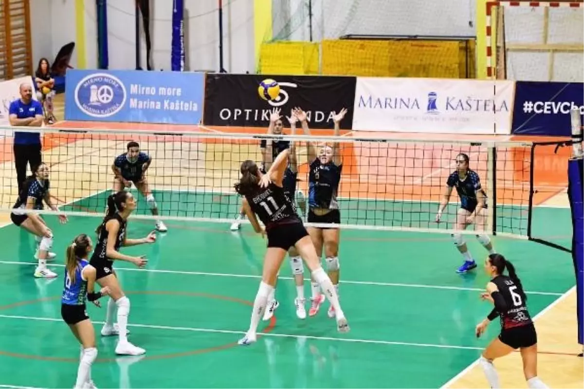 Nilüfer Belediyespor, Hırvatistan\'ın Marina Kastela takımını mağlup ederek çeyrek finale avantaj sağladı