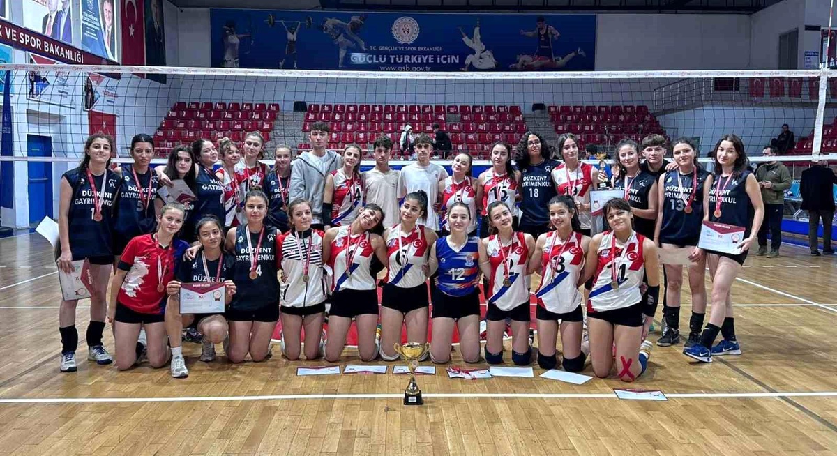Düzce\'de Okul Sporları Gençler Müsabakaları Yapıldı