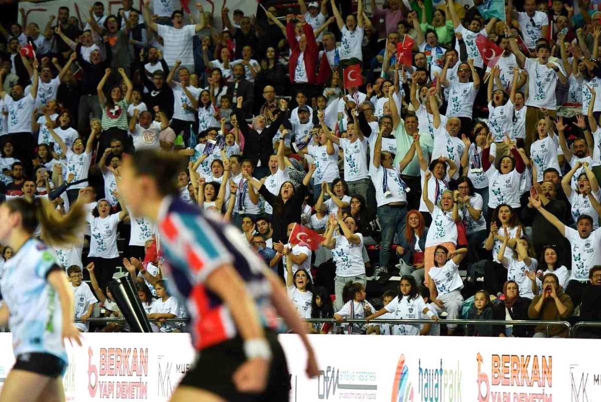 Konyaaltı\'nın Mavi Kelebekleri, Granollers ile EHF Avrupa Kupası\'nda karşılaşacak