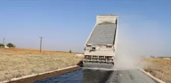 Şanlıurfa Büyükşehir Belediyesi, Akçakale'de Yol Yapım Çalışmalarına Devam Ediyor