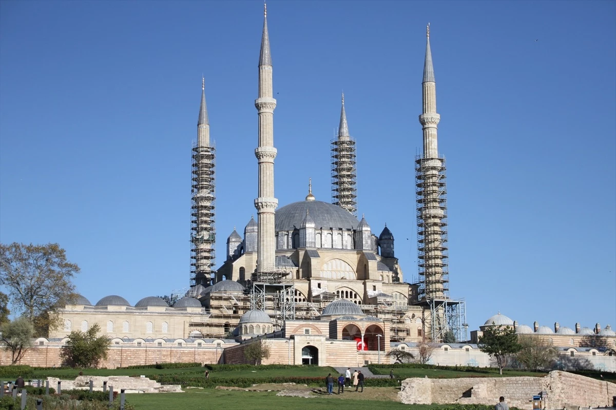 Mimar Sinan\'ın Selimiye Camisi\'nde Restorasyon Çalışmaları Devam Ediyor