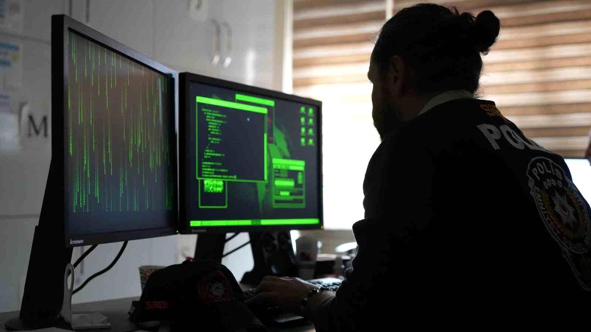Kırıkkale\'de Siber Suçlarla Mücadele Polisi 8 Şahsı Tespit Etti