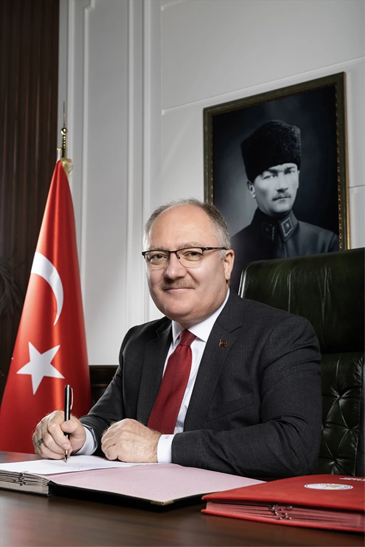 Sivas Belediye Başkanı ve AK Parti İl Başkanı, Atatürk\'ü Anma Mesajı Yayımladı