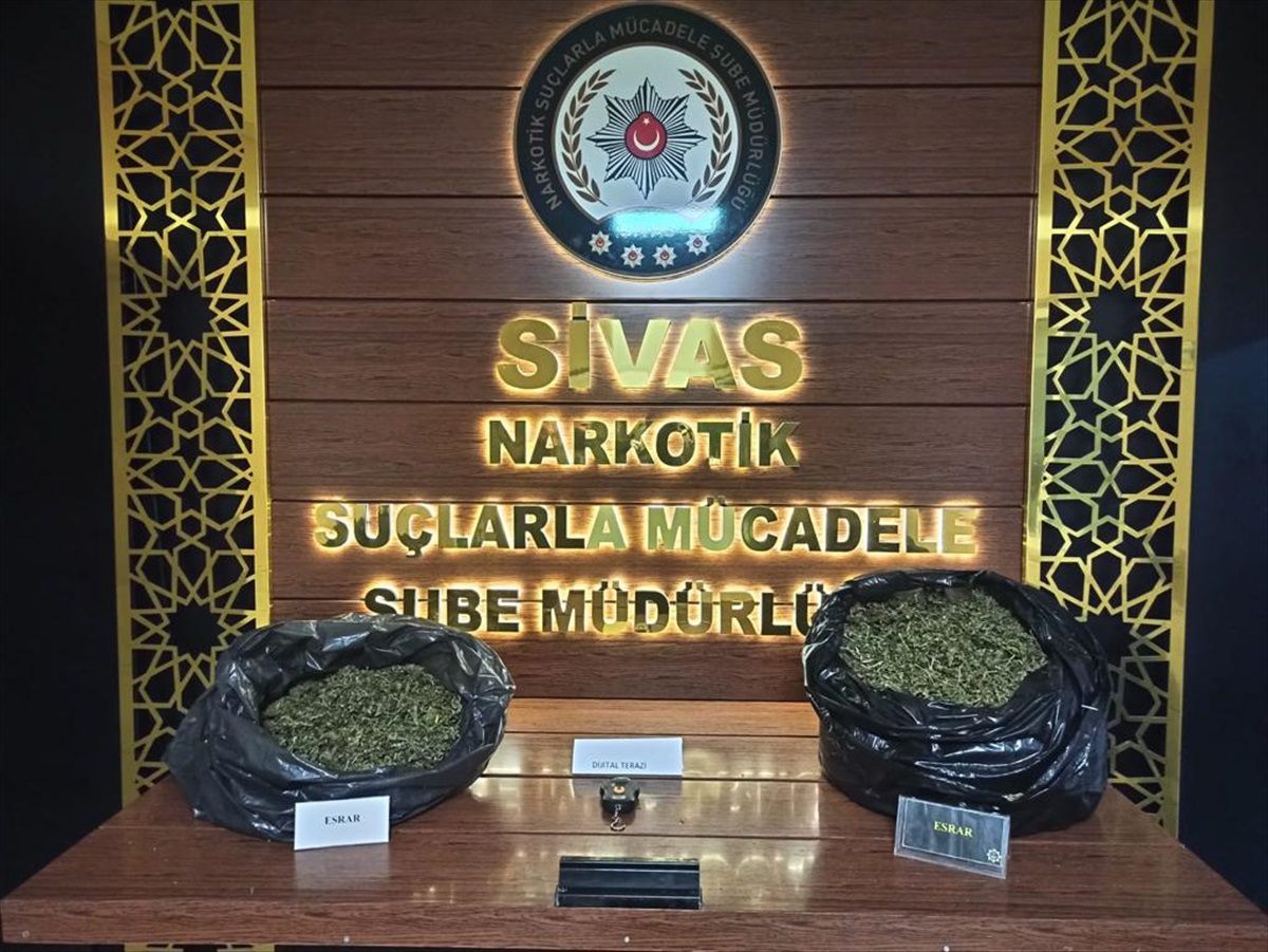 Sivas\'ta Uyuşturucu Operasyonunda Yakalanan Şüpheli Tutuklandı