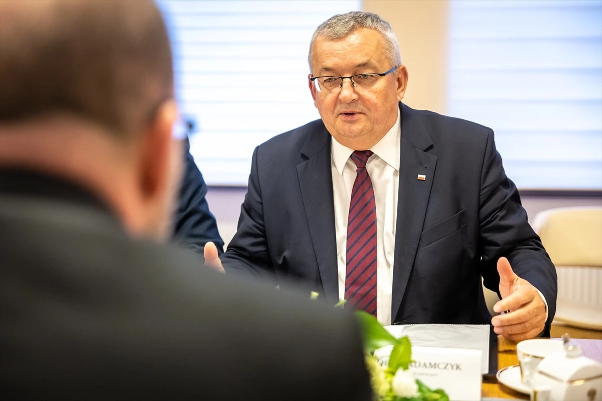 Türkiye\'nin Varşova Büyükelçisi Rauf Alp Denktaş, Polonya Altyapı Bakanı ile görüştü