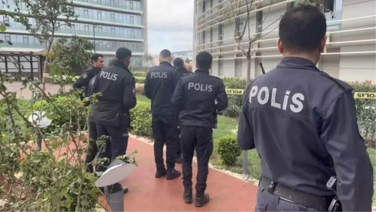 Ümraniye'de 44 katlı binanın 16. katından düşen kadın hayatını kaybetti