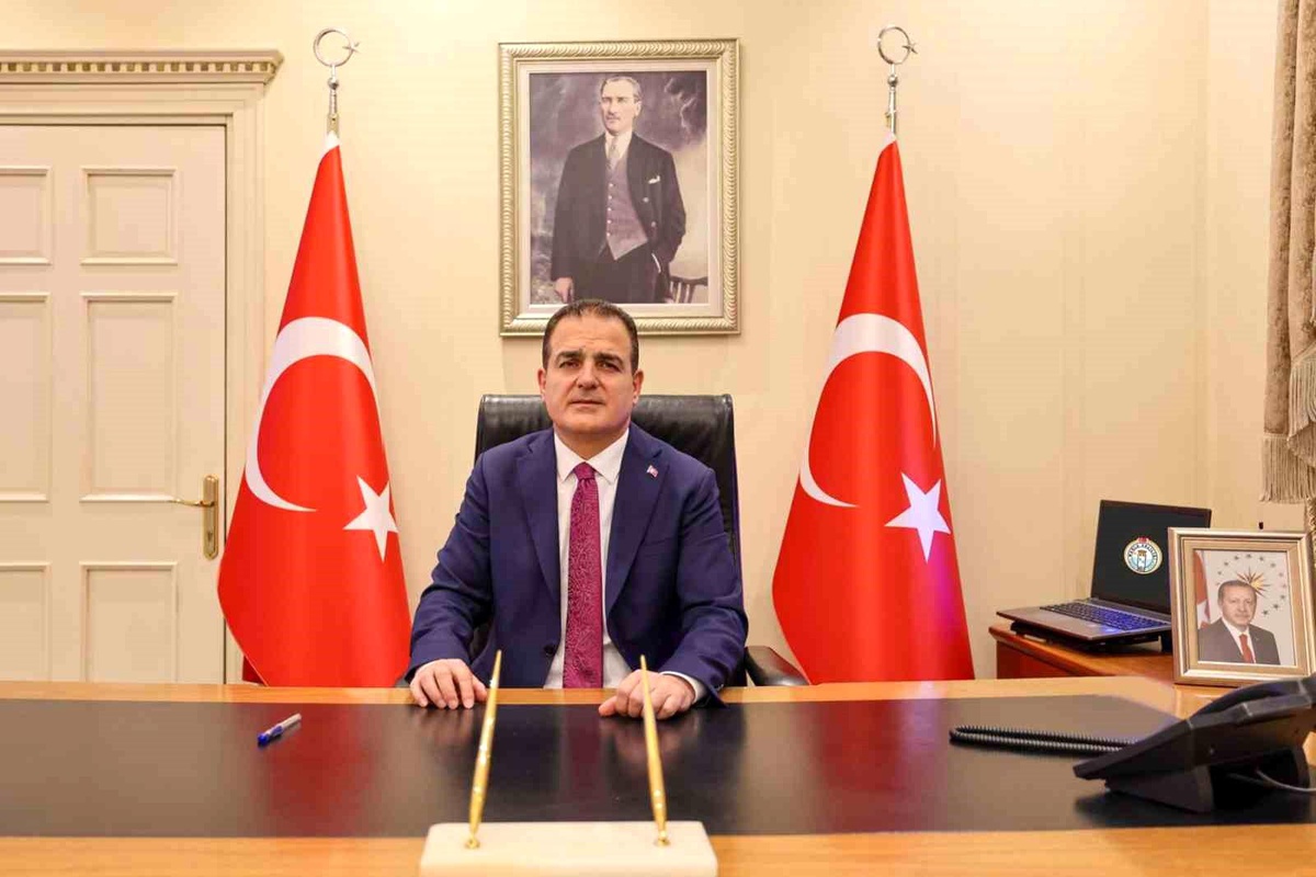 Vali Akbıyık\'tan 10 Kasım Atatürk\'ü Anma günü mesajı