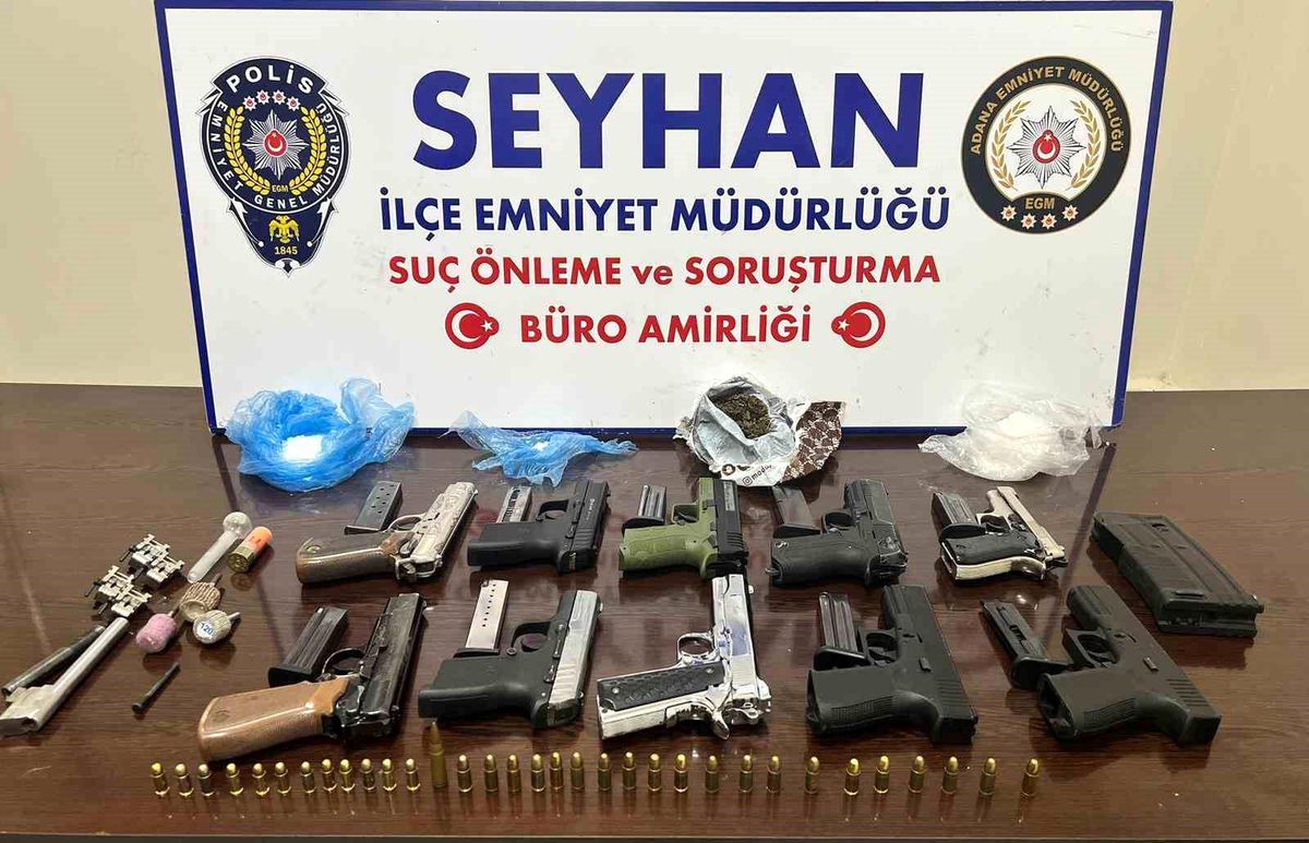 Adana\'da Silah Ticareti Operasyonu: 10 Ruhsatsız Tabanca Ele Geçirildi