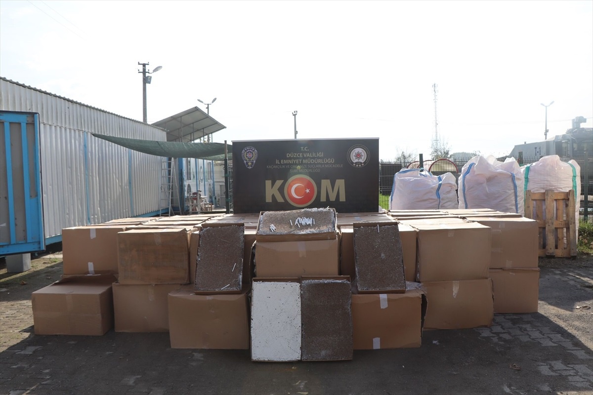 Anadolu Otoyolu\'nda 2 Milyon Makaron Ele Geçirildi