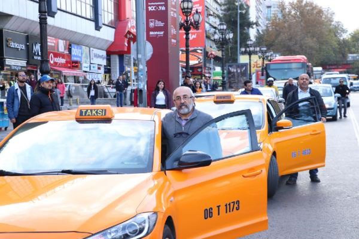 Ankara\'da Atatürk\'ü Anma Günü\'nde Hayat Durdu