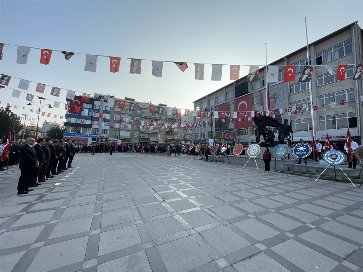 Atatürk\'ün ölüm yıl dönümü törenlerle anıldı