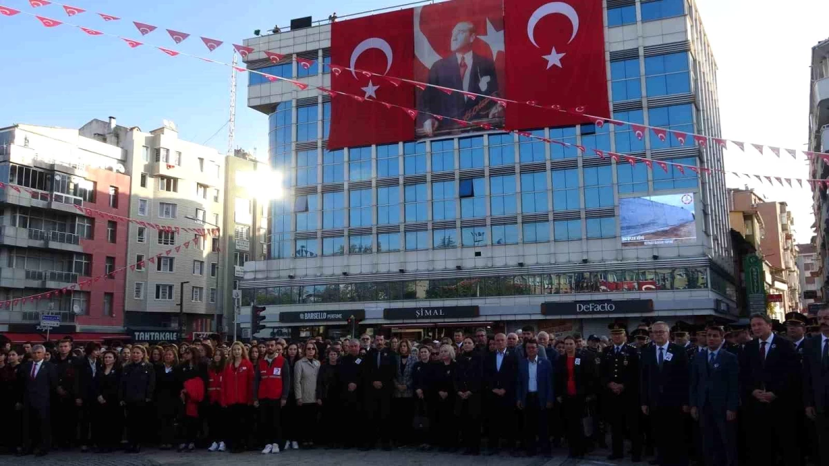 Atatürk, vefatının 85. yıldönümünde Uşak\'ta anıldı