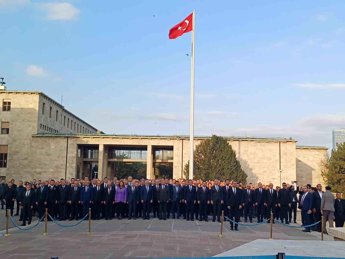Mustafa Kemal Atatürk\'ün vefatının 85. yılı törenle anıldı