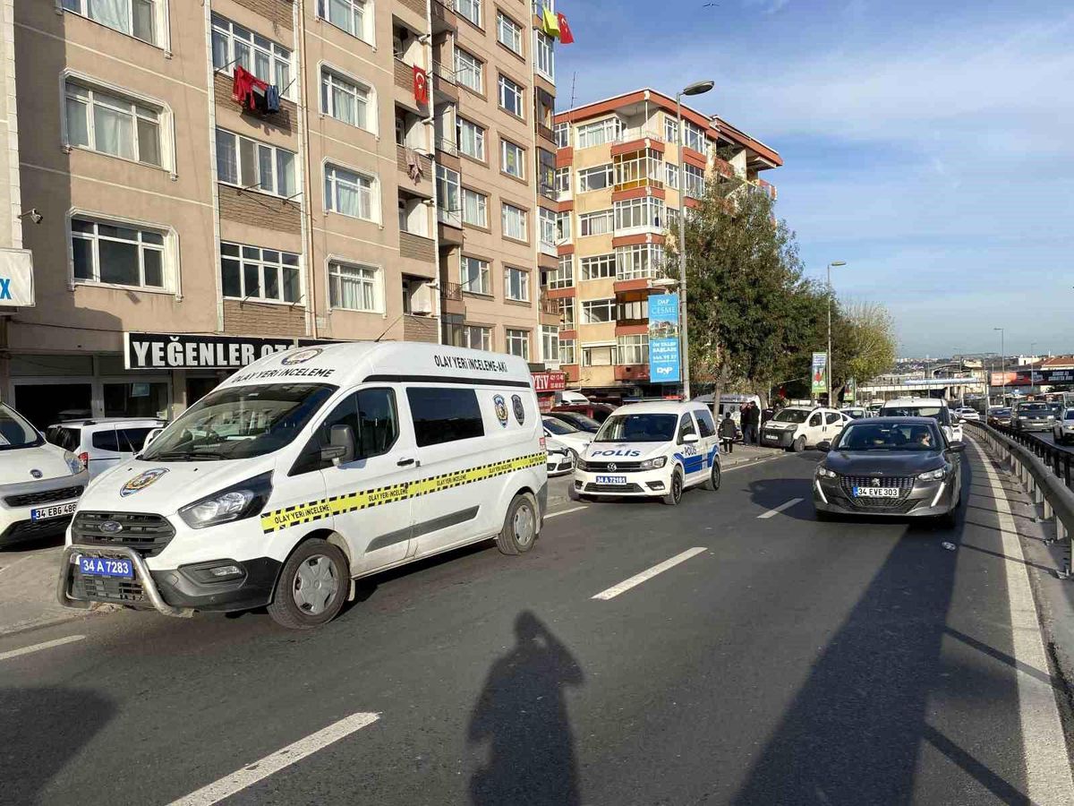 Avcılar\'da Genç Binadan Atlayarak Hayatını Kaybetti