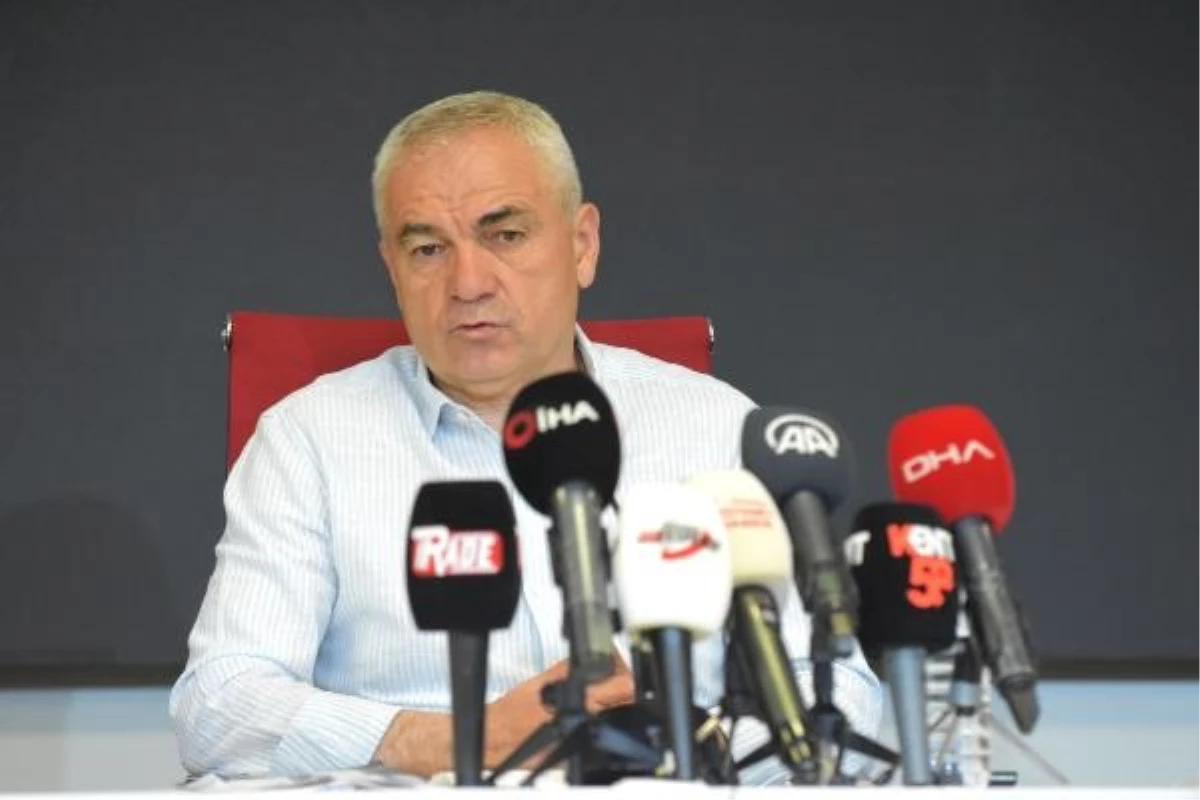 Beşiktaş'ta Rıza Çalımbay teknik sorumlu olarak göreve getirildi