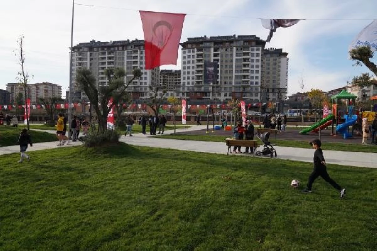 Beylikdüzü Belediyesi, 47 saatte tamamlanan 9 Eylül Parkını hizmete açtı