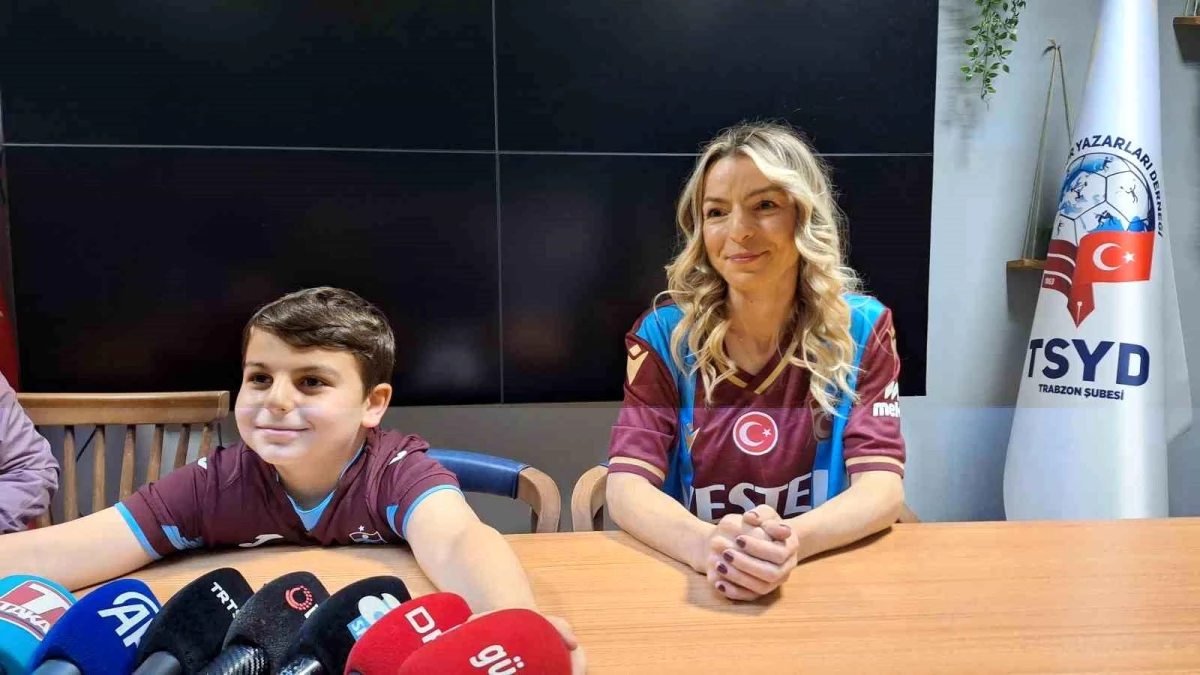 Bursa\'da biber gazı saldırısına uğrayan Yusuf Emir Bolat ve ailesi Trabzonspor\'un daveti üzerine şehre geldi