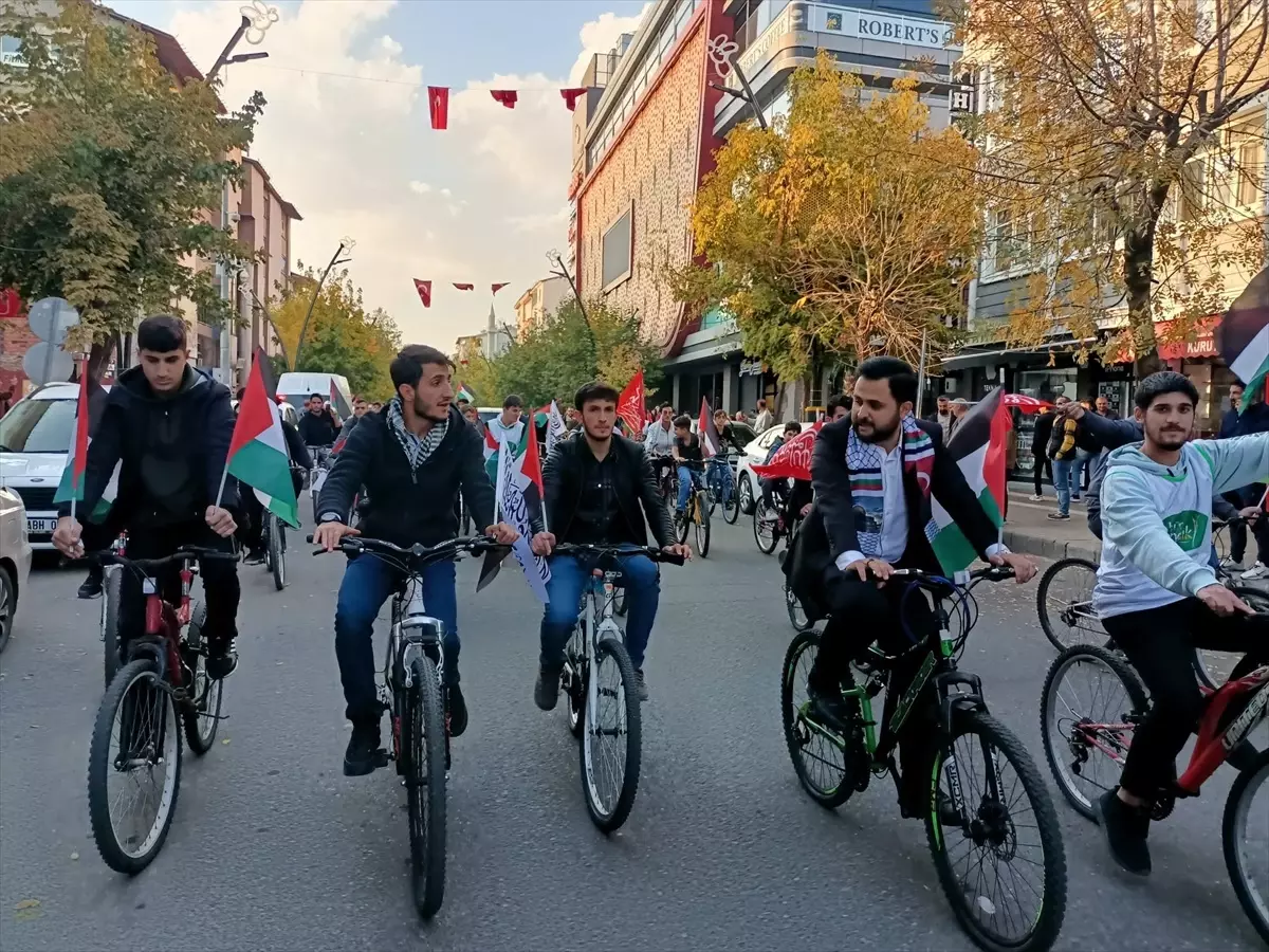 Bingöl\'de İsrail\'in Gazze\'ye saldırılarına tepki için bisiklet turu düzenlendi