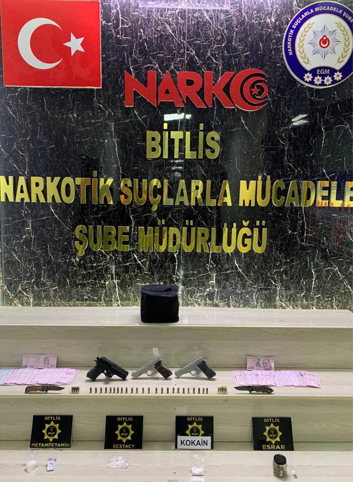 Bitlis Ahlat\'ta Uyuşturucu Operasyonu: 4 Şüpheli Gözaltına Alındı