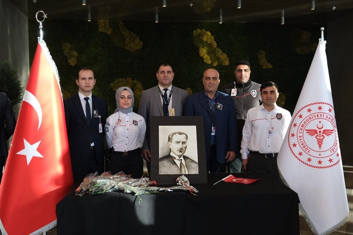 Atatürk\'ün ölüm yıl dönümü törenle anıldı