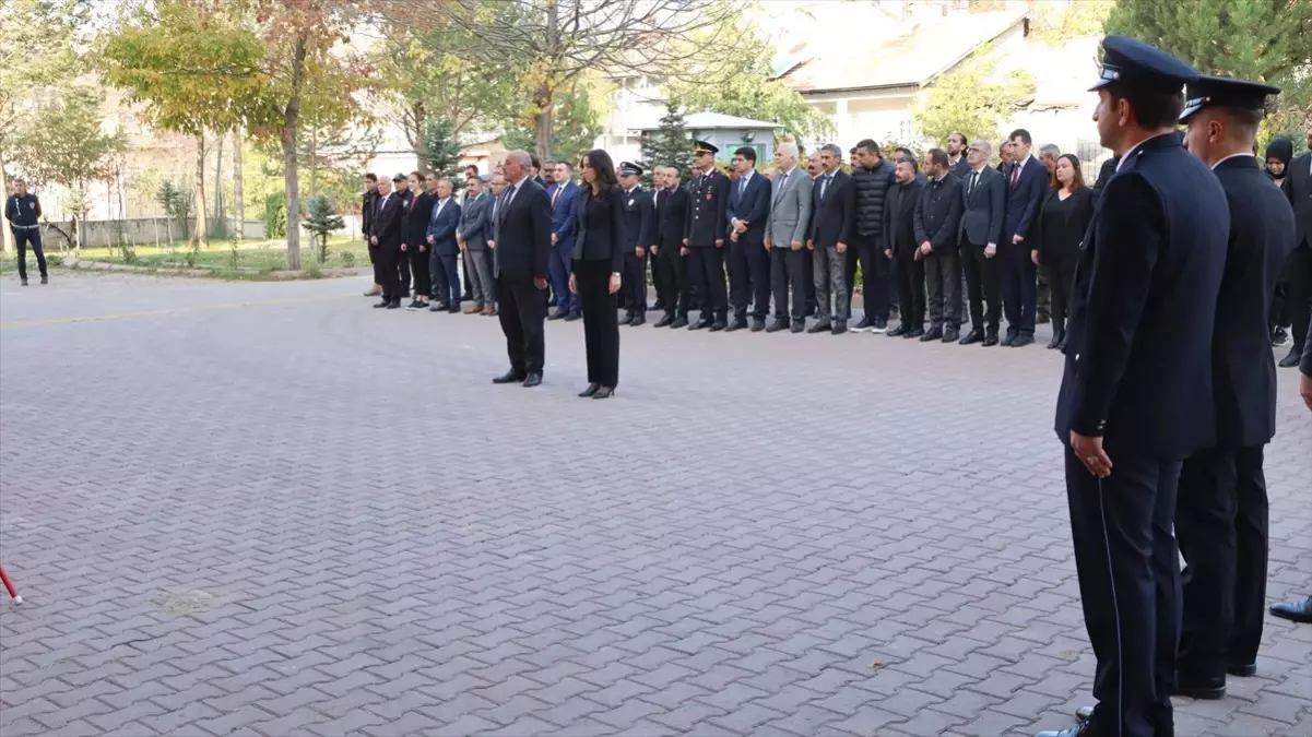 Atatürk'ün Ölüm Yıl Dönümü Özvatan'da Törenle Anıldı