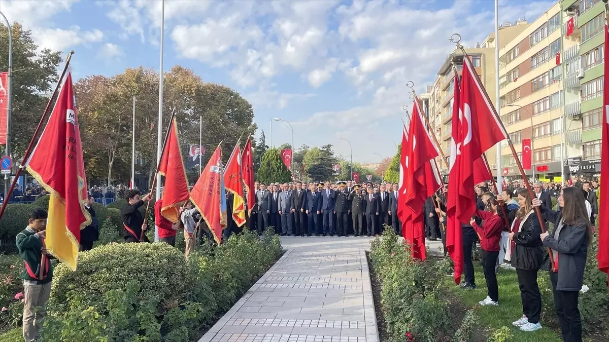 Büyük Önder Atatürk'ü anıyoruz