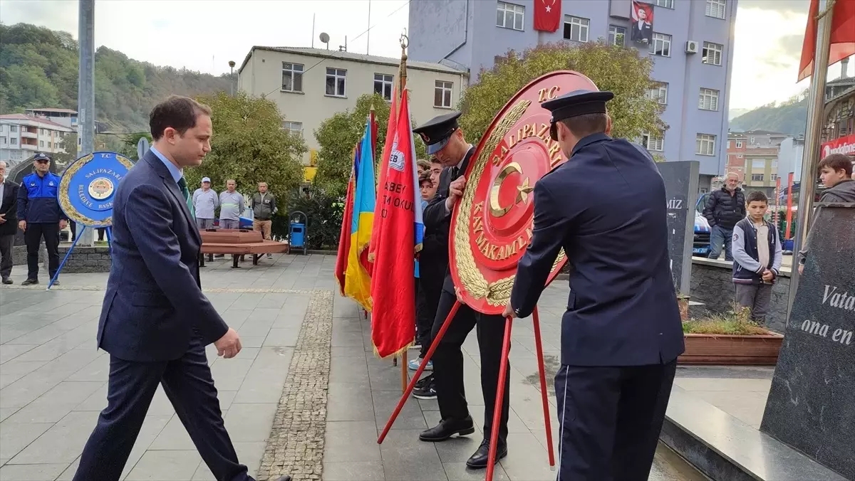 Atatürk\'ün Ölüm Yıl Dönümü Salıpazarı\'nda Törenle Anıldı