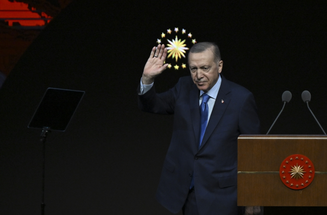 Cumhurbaşkanı Erdoğan, yargıda yaşanan krizin çözümü için yeni anayasayı işaret etti