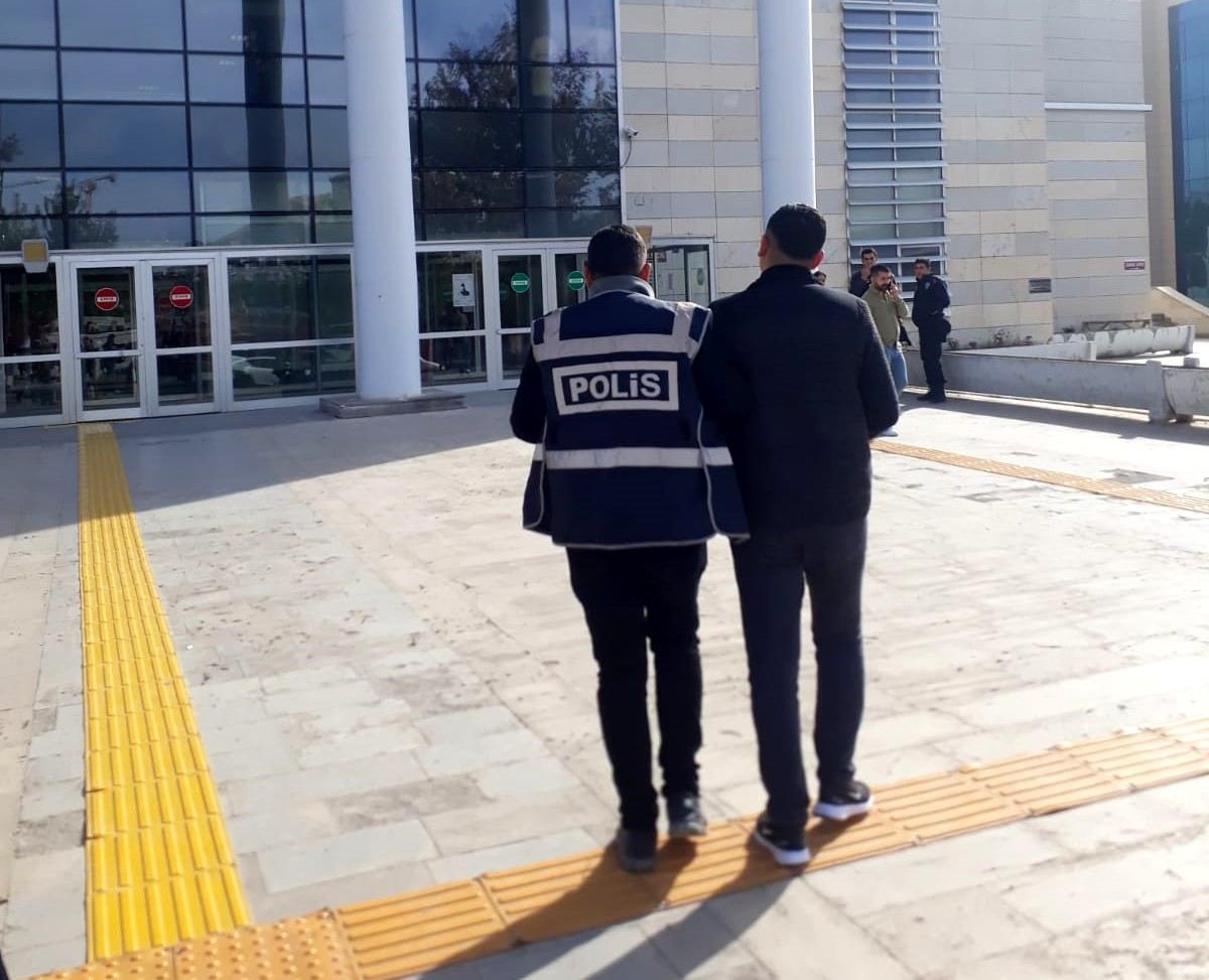 Elazığ\'da 35 Yıl 10 Ay Kesinleşmiş Hapis Cezası Bulunan 3 Zanlı Tutuklandı